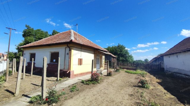 Eladó családi ház, Nagyecseden 7.8 M Ft, 2 szobás