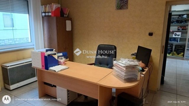 Eladó családi ház, Pécsett 84 M Ft, 1 szobás