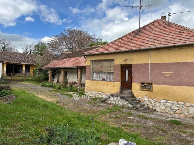 Eladó családi ház, Lippón 12 M Ft, 2+3 szobás