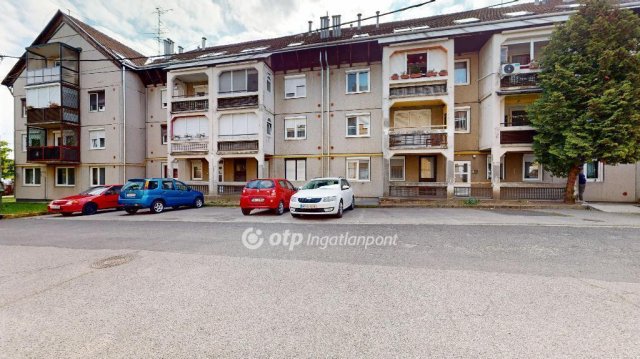 Eladó panellakás, Sajószentpéteren 20 M Ft, 2 szobás