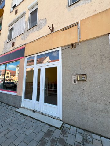 Eladó téglalakás, Mohácson 0.18 M Ft, 2 szobás