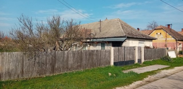 Eladó családi ház, Berhidán 26 M Ft, 2 szobás