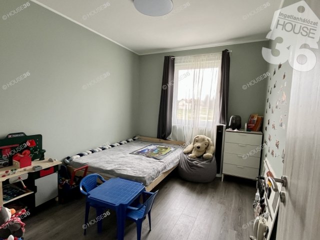 Eladó családi ház, Kiskunfélegyházán 59.9 M Ft, 4 szobás