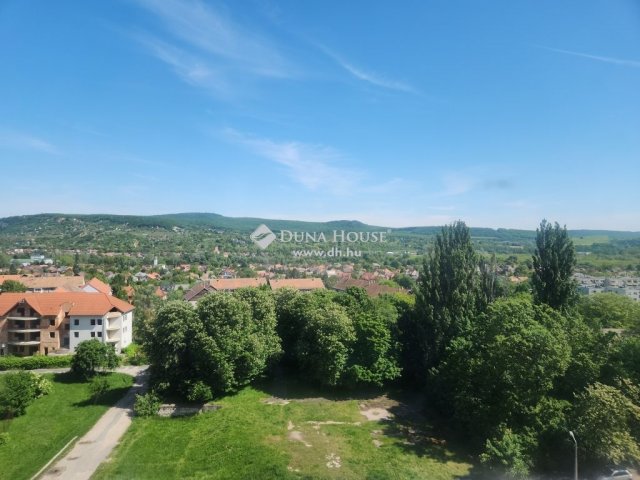 Eladó panellakás, Tatabányán 36.5 M Ft, 3 szobás