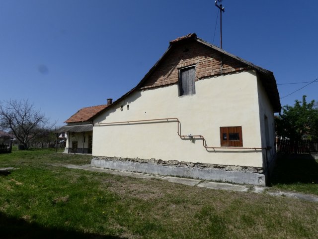 Eladó családi ház, Pusztaszeren 9.9 M Ft, 3 szobás