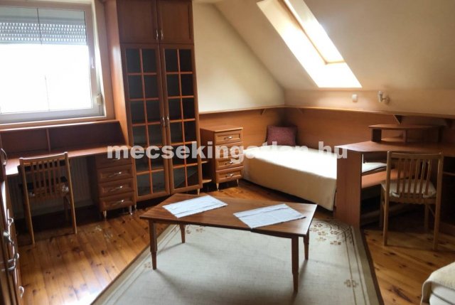 Kiadó téglalakás, albérlet, Pécsett 100 E Ft / hó, 1 szobás
