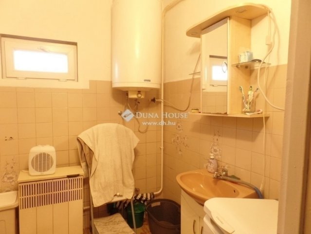 Eladó családi ház, Budapesten, IV. kerületben 89.5 M Ft