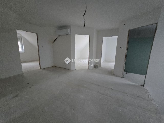 Eladó családi ház, Aranyosgadányban 85 M Ft, 7 szobás