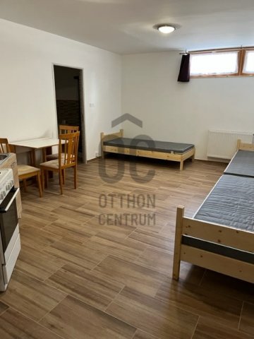 Kiadó téglalakás, albérlet, Tolnán 1000 E Ft / hó, 5 szobás