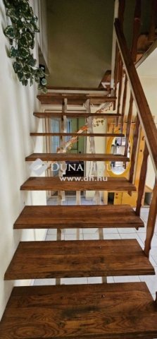 Eladó családi ház, Tápiószecsőn 45.9 M Ft, 5 szobás