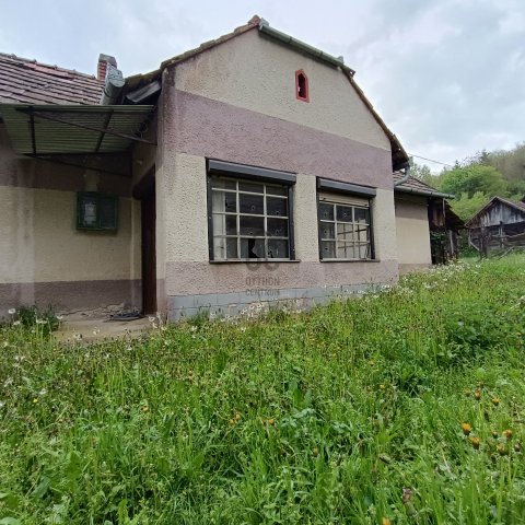 Eladó családi ház, Nagybakónakon 5.9 M Ft, 2 szobás