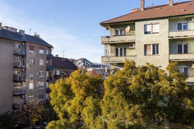 Eladó téglalakás, Budapesten, XI. kerületben 49.8 M Ft, 1 szobás