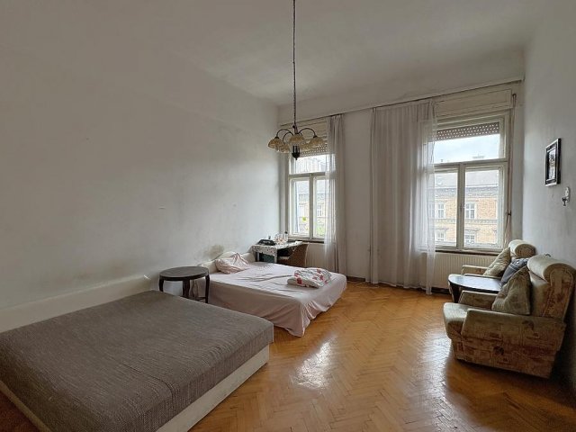 Eladó téglalakás, Budapesten, VI. kerületben 85 M Ft, 2 szobás