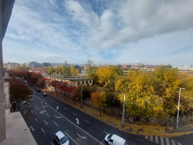 Eladó téglalakás, Budapesten, VI. kerületben, Podmaniczky utcában