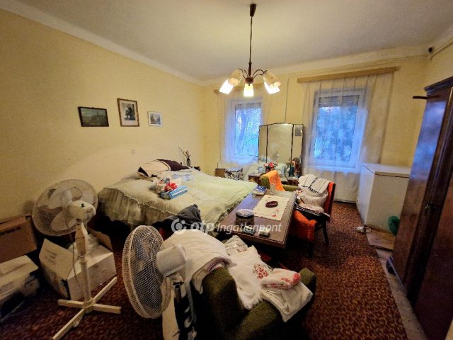 Eladó családi ház, Győrött 52.9 M Ft, 3 szobás
