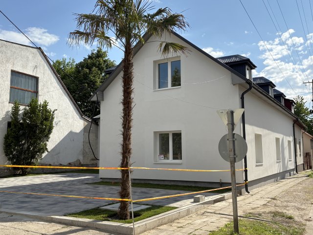 Eladó téglalakás, Esztergomban 39.9 M Ft, 2 szobás