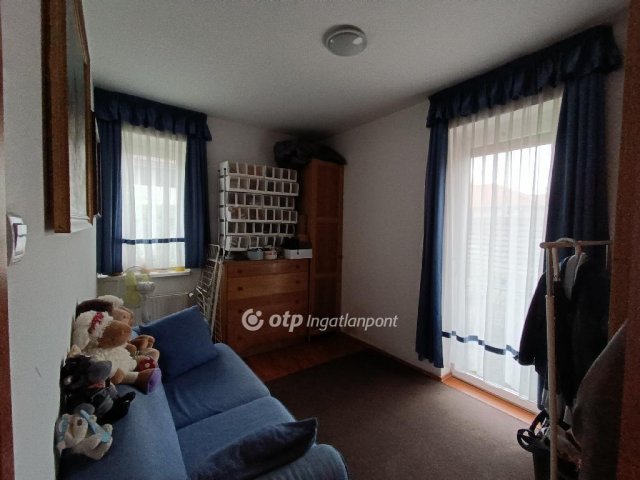 Eladó téglalakás, Szigetszentmiklóson 79.9 M Ft, 1+2 szobás
