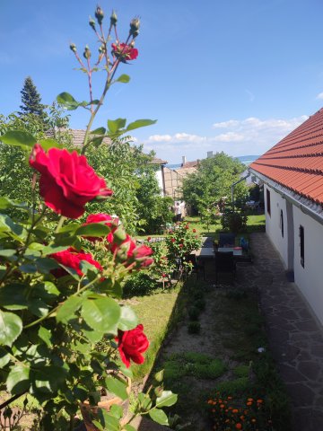 Eladó nyaraló, Balatonszepezden 139.9 M Ft, 4 szobás