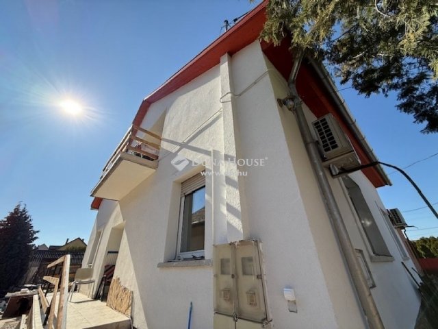 Eladó családi ház, Vecsésen 140 M Ft, 6 szobás