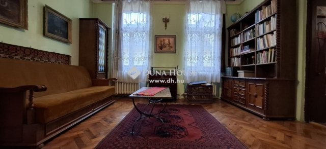 Eladó családi ház, Pécsett 75 M Ft, 3 szobás