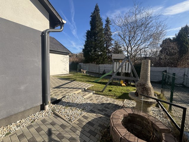Eladó családi ház, Győrújbaráton 99.9 M Ft, 4 szobás