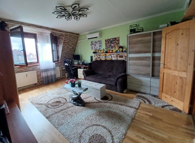 Eladó panellakás, Debrecenben 64.5 M Ft, 1+2 szobás