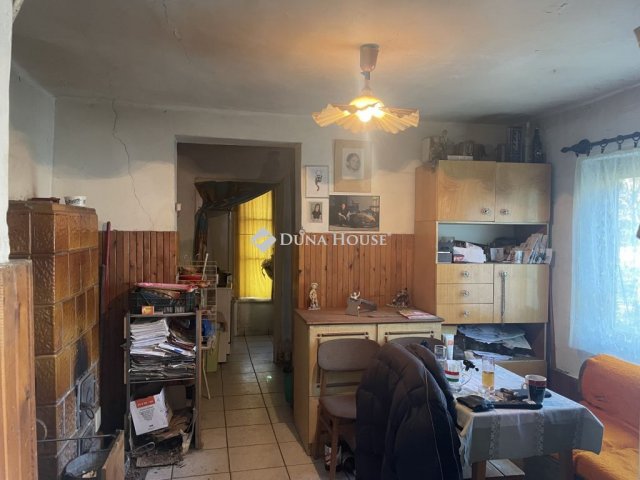 Eladó családi ház, Pócsmegyeren 32.5 M Ft, 3 szobás