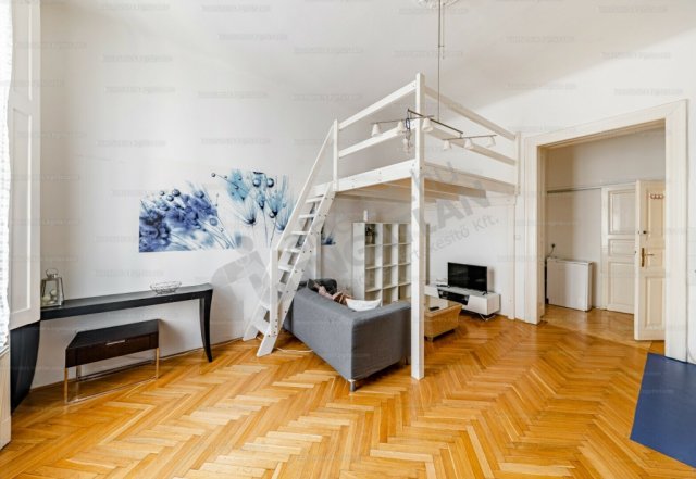Kiadó téglalakás, albérlet, Budapesten, VII. kerületben