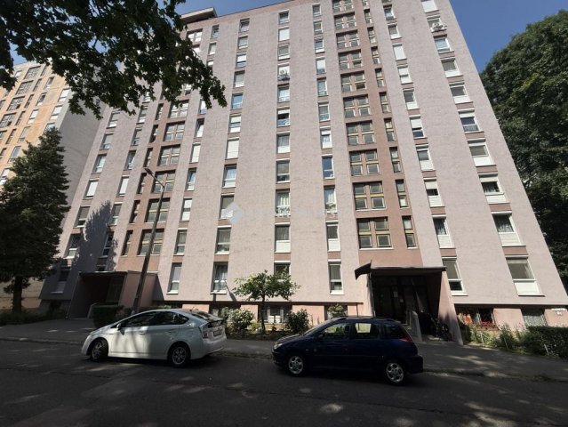 Eladó panellakás, Pécsett 39.99 M Ft, 2 szobás