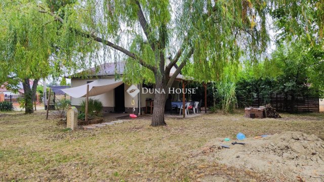 Eladó nyaraló, Velencén 31.5 M Ft, 2 szobás