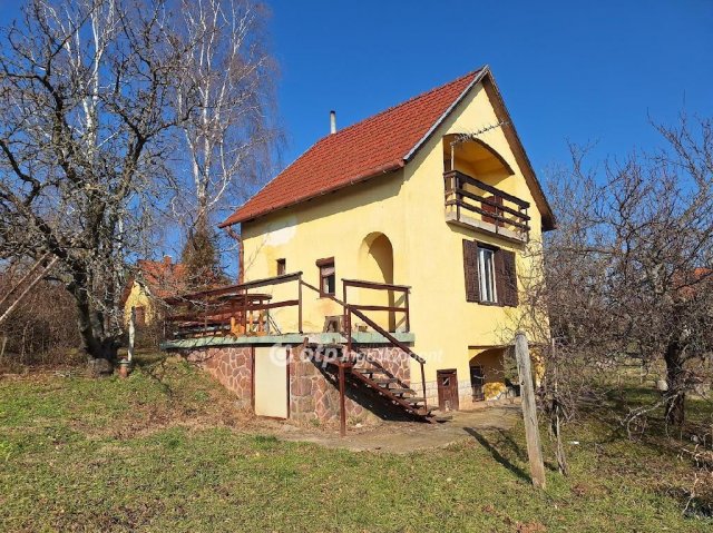 Eladó nyaraló, Felsőörsön 59.9 M Ft, 1+2 szobás