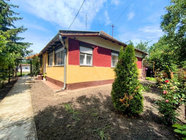 Eladó családi ház, Bélmegyeren 8.99 M Ft, 2 szobás