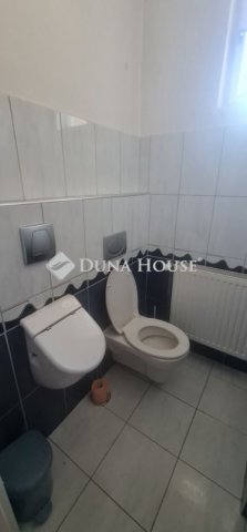 Eladó családi ház, Vecsésen 119.9 M Ft, 5 szobás