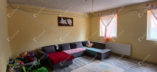 Eladó családi ház, Batykon 33 M Ft, 3 szobás