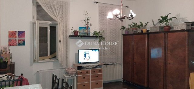 Eladó családi ház, Budapesten, XV. kerületben 70 M Ft, 2 szobás