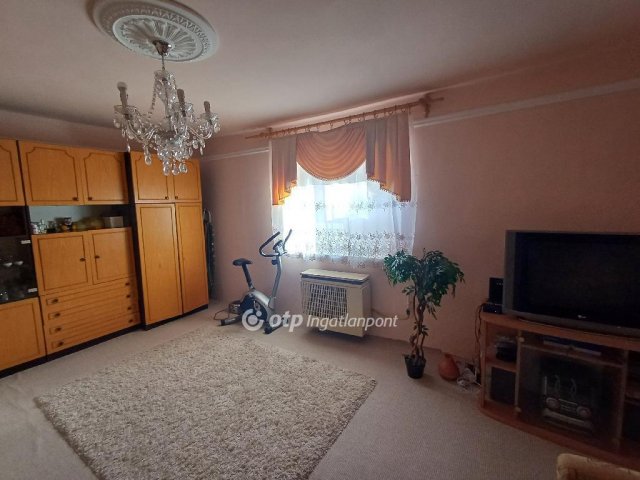 Eladó családi ház, Magyon 22.9 M Ft, 2+1 szobás