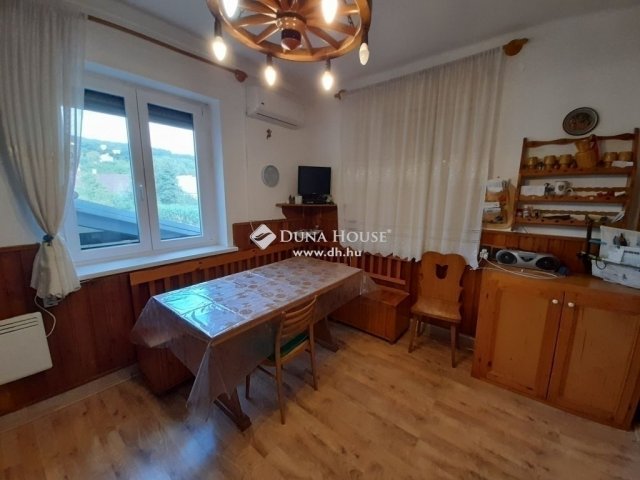 Eladó családi ház, Gödöllőn 125 M Ft, 5 szobás