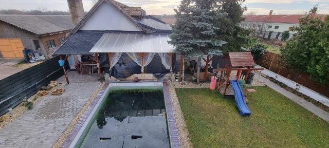 Eladó családi ház, Vecsésen 149.9 M Ft, 5 szobás