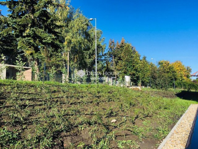 Eladó téglalakás, Budapesten, II. kerületben, Szakadék úton