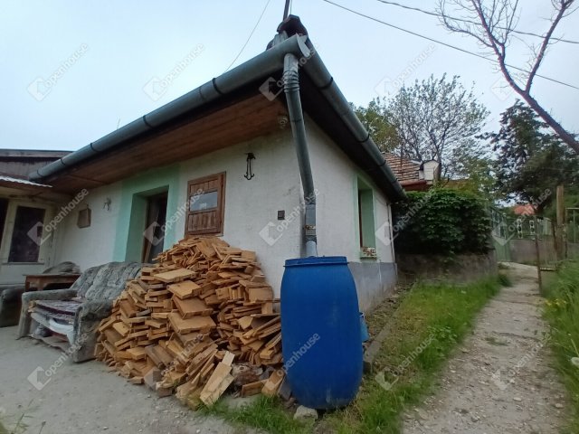 Eladó családi ház, Bajóton 20 M Ft, 2 szobás