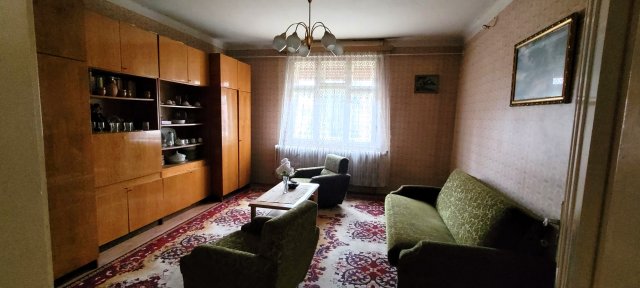 Eladó családi ház, Szákszenden 21.9 M Ft, 4 szobás