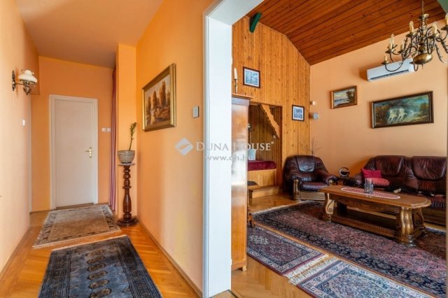 Eladó családi ház, Székesfehérvárott 364.9 M Ft, 5 szobás