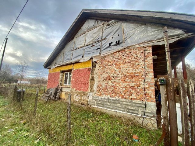 Eladó családi ház, Jászberényben 3.99 M Ft, 2 szobás