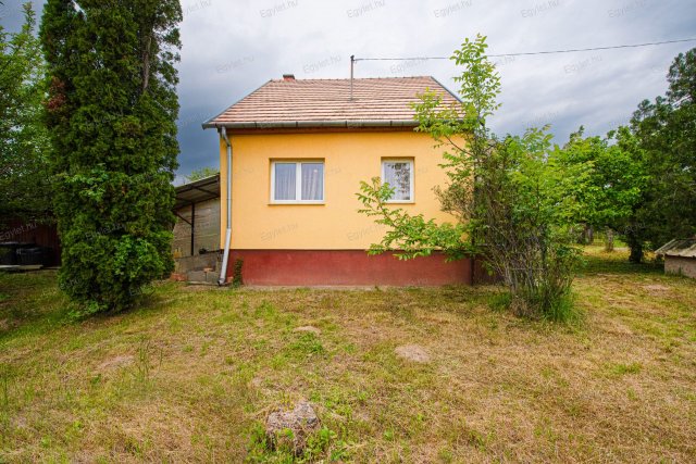 Eladó családi ház, Tárnokon 39.9 M Ft, 3 szobás