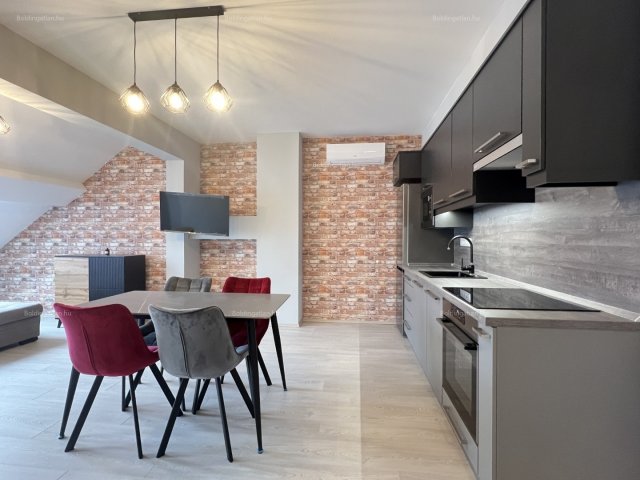 Kiadó téglalakás, albérlet, Kaposváron 180 E Ft / hó, 3 szobás
