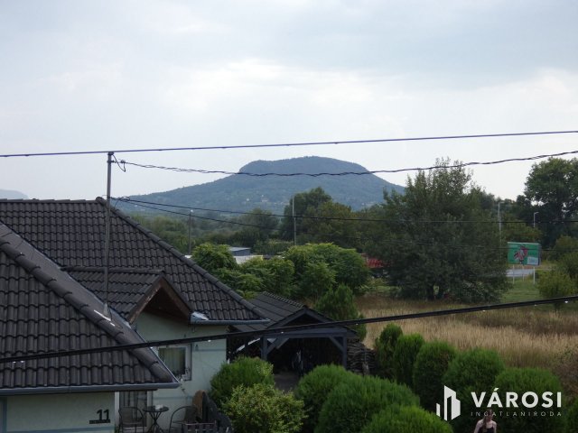 Eladó családi ház, Tapolcán 59.9 M Ft, 6 szobás