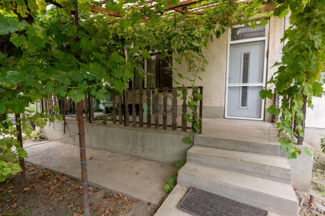 Eladó családi ház, Szabadbattyánban 50 M Ft, 4 szobás