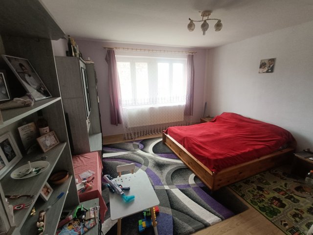 Eladó családi ház, Akán 24 M Ft, 3 szobás