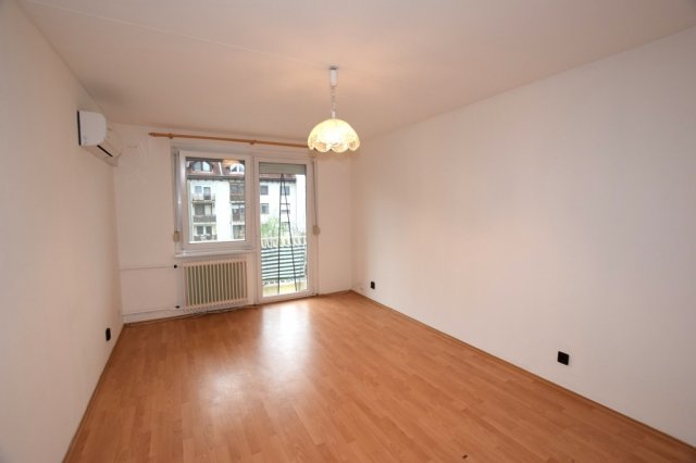 Kiadó panellakás, albérlet, Debrecenben 155 E Ft / hó, 1 szobás