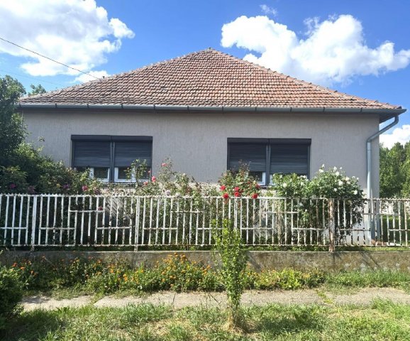 Eladó családi ház, Tiszafüreden 40 M Ft, 3 szobás